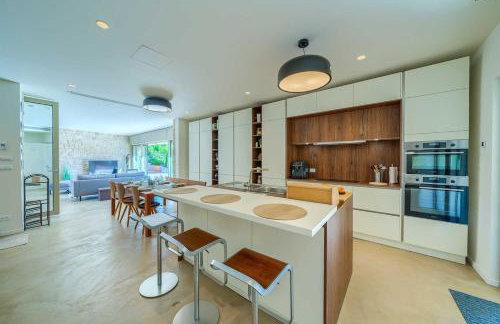 NEW Villa Pine Haven , Private Heated Pool Sleeps 8, Tranquil Retreat - Foto 15