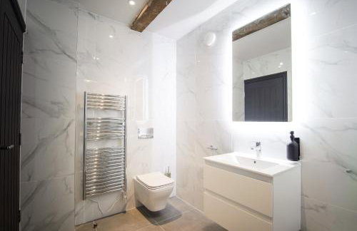 Omnia by The Heim - Photo 40