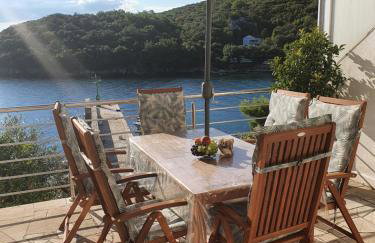 Kuća za odmor "TONI" - Foto 1