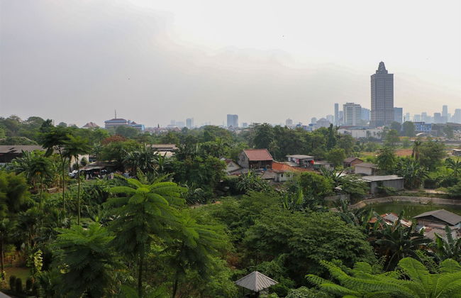 Minimalist And Warm 1Br Signature Park Grande Apartment - Photo 29