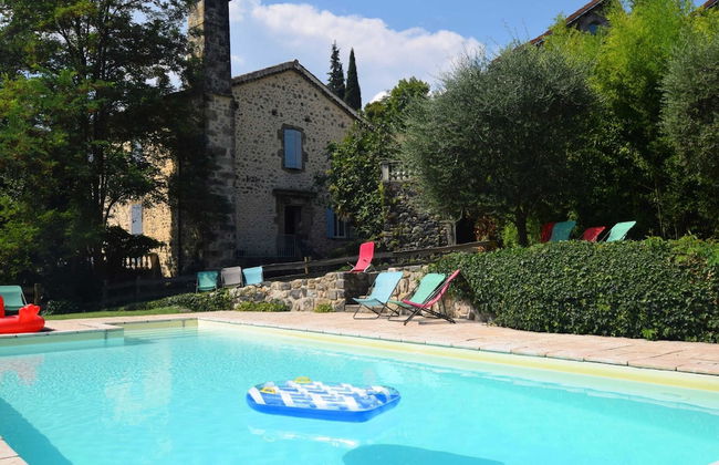 Lovely House With Grass Garden, Shared Swimmingpool, Next to the River Ardeche - Foto 1