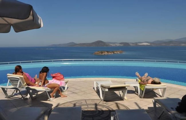 1 Bedroom Apartment Lake View 8 by Likya Global - Photo 33