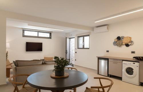 Amalthia Villa, Heated Pool & Walk to the Beach, By ThinkVilla - Photo 46