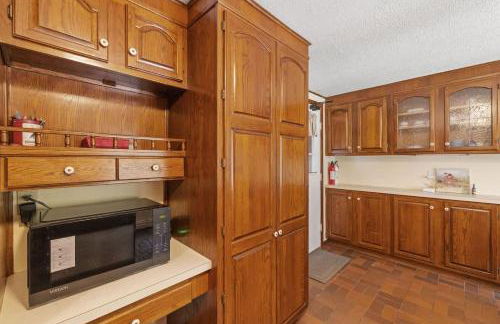 Lake Escape Family & Pet Friendly with Dock Access - Photo 40