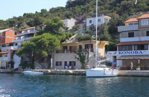 Apartments by the sea Zaklopatica, Lastovo - 8347 - Foto 1