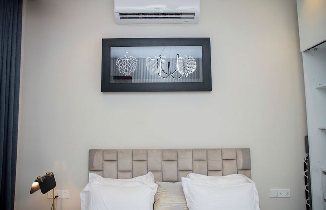 unreal homes - Photo 7