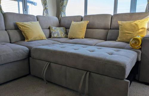 Beautiful Pet Friendly Southerness Caravan With Sea View & Decking Area - Foto 22