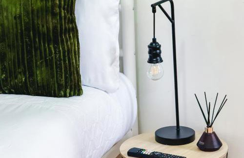 Chic Studio, Free parking, Sleeps 2 - Foto 38