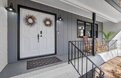 Perfect cute home in Garner with firepit & king bed - Foto 33