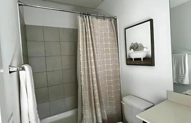 Elegant Home with Stunning Views and Comfortable Amenities - Foto 13