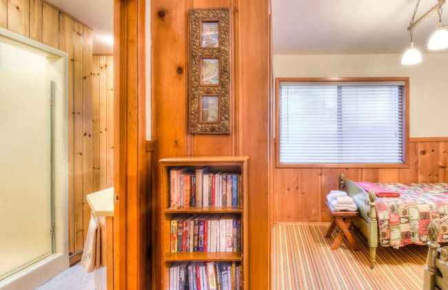 Zephyr Cove Cabin - Walk to Lake and Beach - Foto 5