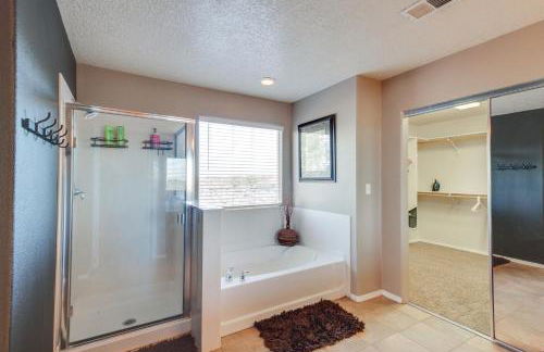 Chic New Mexico Retreat with Patio, Grill and Fire Pit - Foto 21