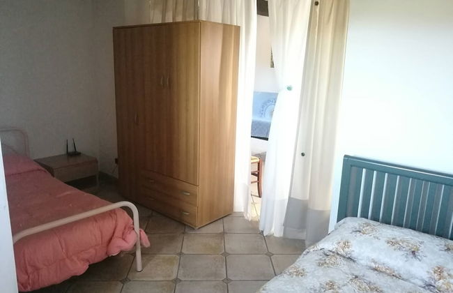 Portion of a Farmhouse With 30 Beds - 4 Apartments and 2 Rooms - Foto 10