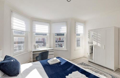Modern 4 Bedroom House In Woodgreen - Foto 2