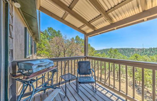 Scenic Hideaway with Deck and Grill about 6 Mi to Ruidoso! - Foto 24