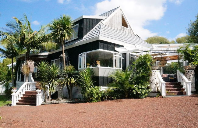 Silver Waters Lodge - Photo 1