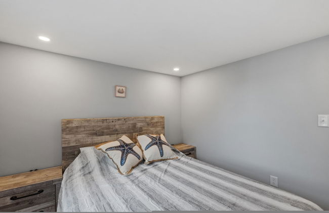 Modern Condo Perfect For Winter Rental - Photo 10