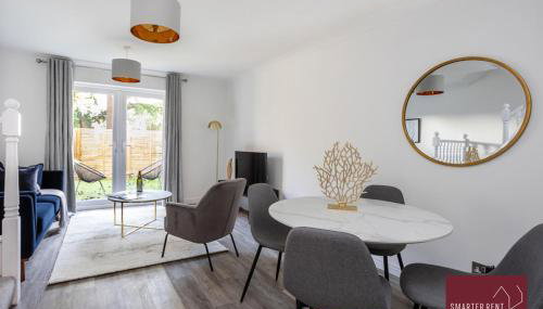 Woking 2 Bedroom House Parking Garden - Foto 2, Other