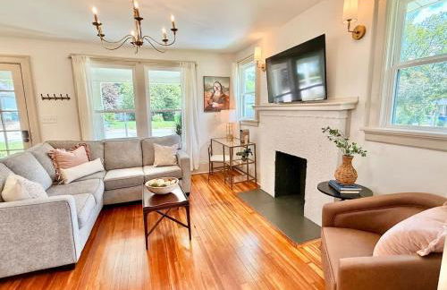 Charming Downtown Family Home with Fenced Yard - Foto 4