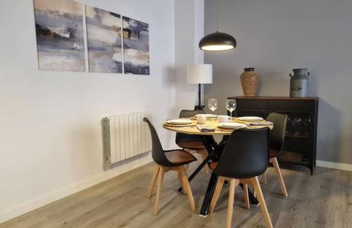 QEhome - confort, parking y cargador EV en el centro de Manresa - Photo 5