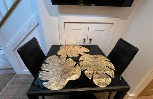 Glastonbury Sacred Vault, 1 Bedroom, Split-Level - Photo 4