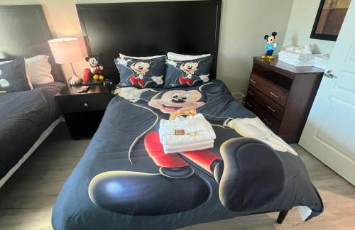 5 Minutes to Disney Free Shuttle King & queen bed - Foto 132