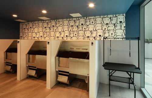 Landing Incredible 2BD Pool - Photo 37