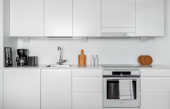 New 1BR Home with Balcony next to Railway Station - Foto 11