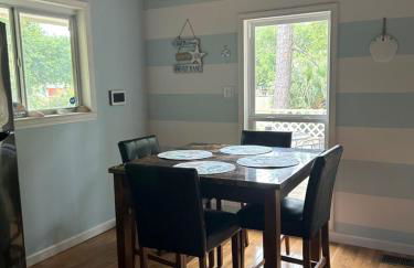 Playing Hookie LLC - Foto 13