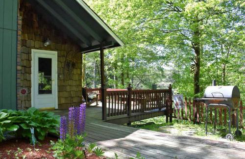 Your Perfect Getaway: Mountain Cabin Retreat with Hot Tub and Fireplace in Lisbon, NH - Foto 9