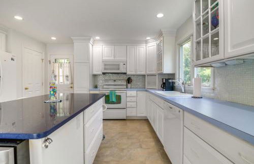 Plymouth Getaway with Private Lake Beach and Kayaks! - Foto 4