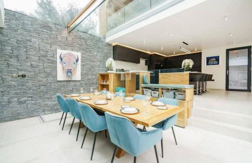 Luxury 8 bedroom home with leisure wing - Foto 9