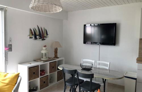 Studio rénové à deux pas de la plage des Lutins - Terrasse privée, parking et animaux acceptés - FR-1-426-515 - Foto 16