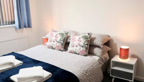 Lovely staycation with family FREE Parking & WiFi - Foto 2