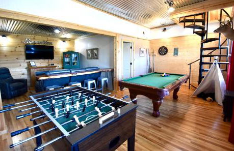 East Tennessee Family Mountain Retreat with Private Vineyard - Photo 10