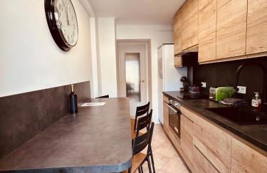The NICE - 3 rooms, 3air cond, 3TV, 3fans, 2 wc, WIfi everywhere 5min aeroport, train, beach, 1min tram, 15 min centre, port, parking possible - Foto 6