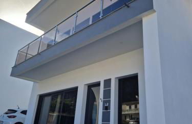 B - Elegent 2 Bedroom Modern Townhouse - Foto 4