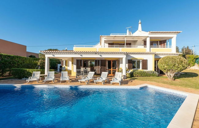 Cozy Villa in Albufeira With Swimming Pool - Foto 1
