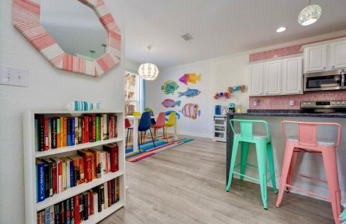 Walk2Beach - Golf Cart - Arcades - Stocked Kitchen - Foto 11