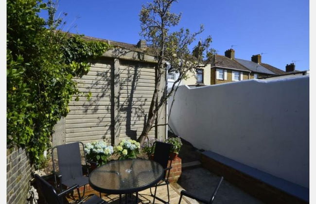 Victorian Rose Cottage - Photo 21