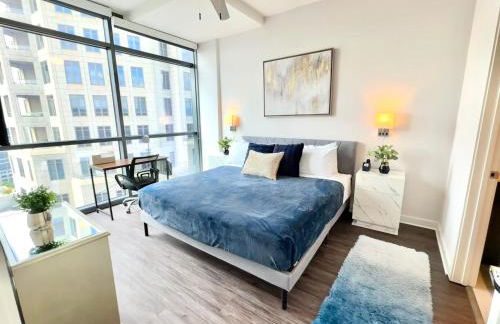 Skyline Retreat Penthouse, Top Floor, Year round Pool, City View! - Foto 5