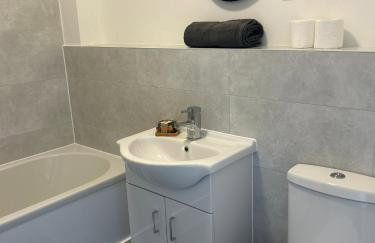 Stylish Barwell Home C with Free Parking - Sleeps 4 - Foto 7