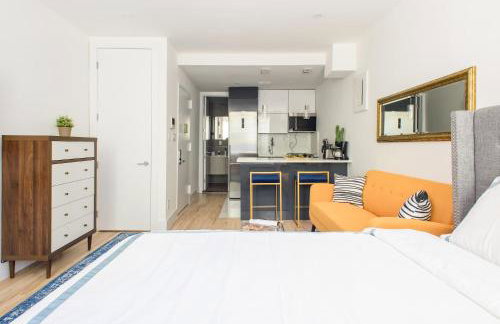 1597-3 Studio Upper East Side Apt W&D in unit - Photo 27