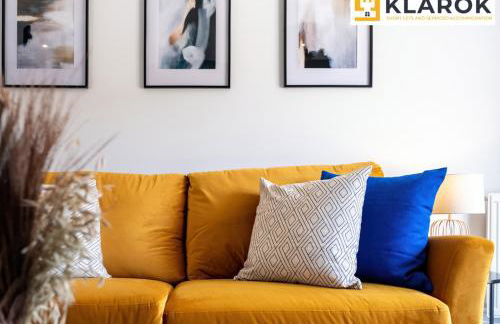 Four Bedroom Semi Detached House By Klarok Accommodation Peterborough With Free Parking & Garden - Foto 15