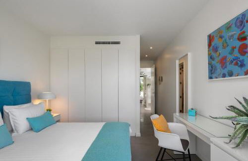 4-Bedroom Modern Villa with Sea View - Photo 39