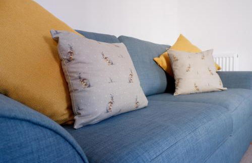 No 7 Quiet, two bedroom Ground Floor Flat in Tornagrain Great for early Airport departures or late flights - Photo 10