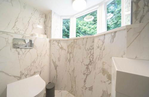 House on the Hill - Photo 15