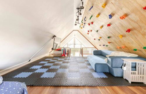 Family A-Frame, HotTub, FirePit, ClimbingWall, EVCharger, & More - Photo 28