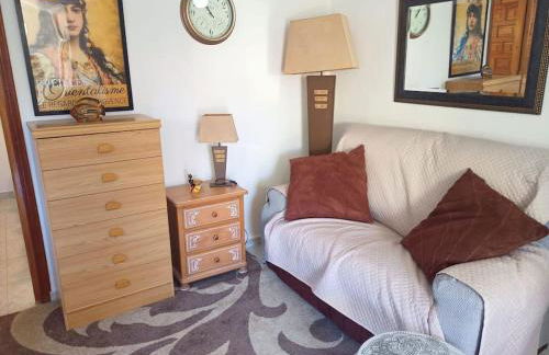 Alicante 1 bed apartment free parking and Netflix, min stay 11 nights seasonal rental - Foto 9