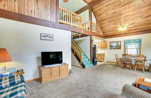 Germfask Home with Fire Pit, Grill and Yard Games! - Foto 4